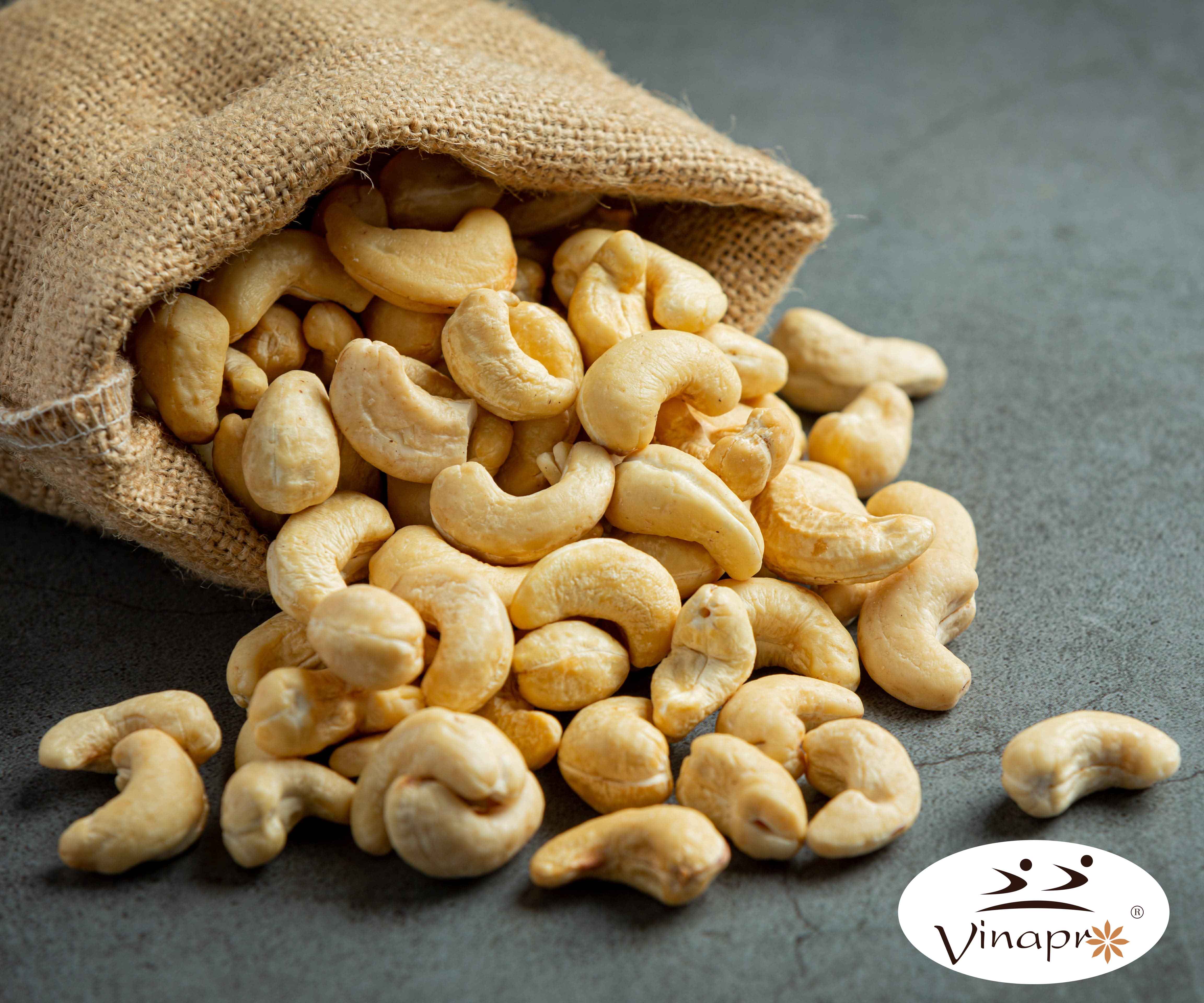 WHOLE WHITE CASHEW NUTS WW160, WW180, WW210, WW240, WW320, WW450