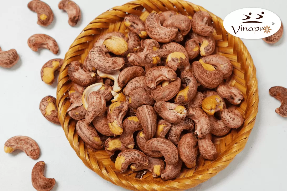 ROASTED CASHEW NUTS WITH SKIN