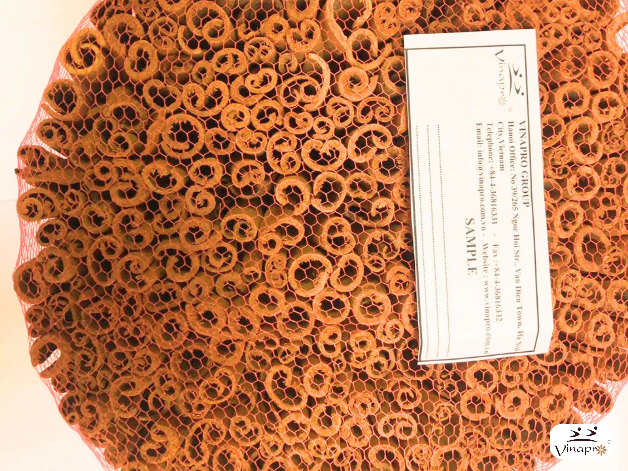 Cigarette cassia