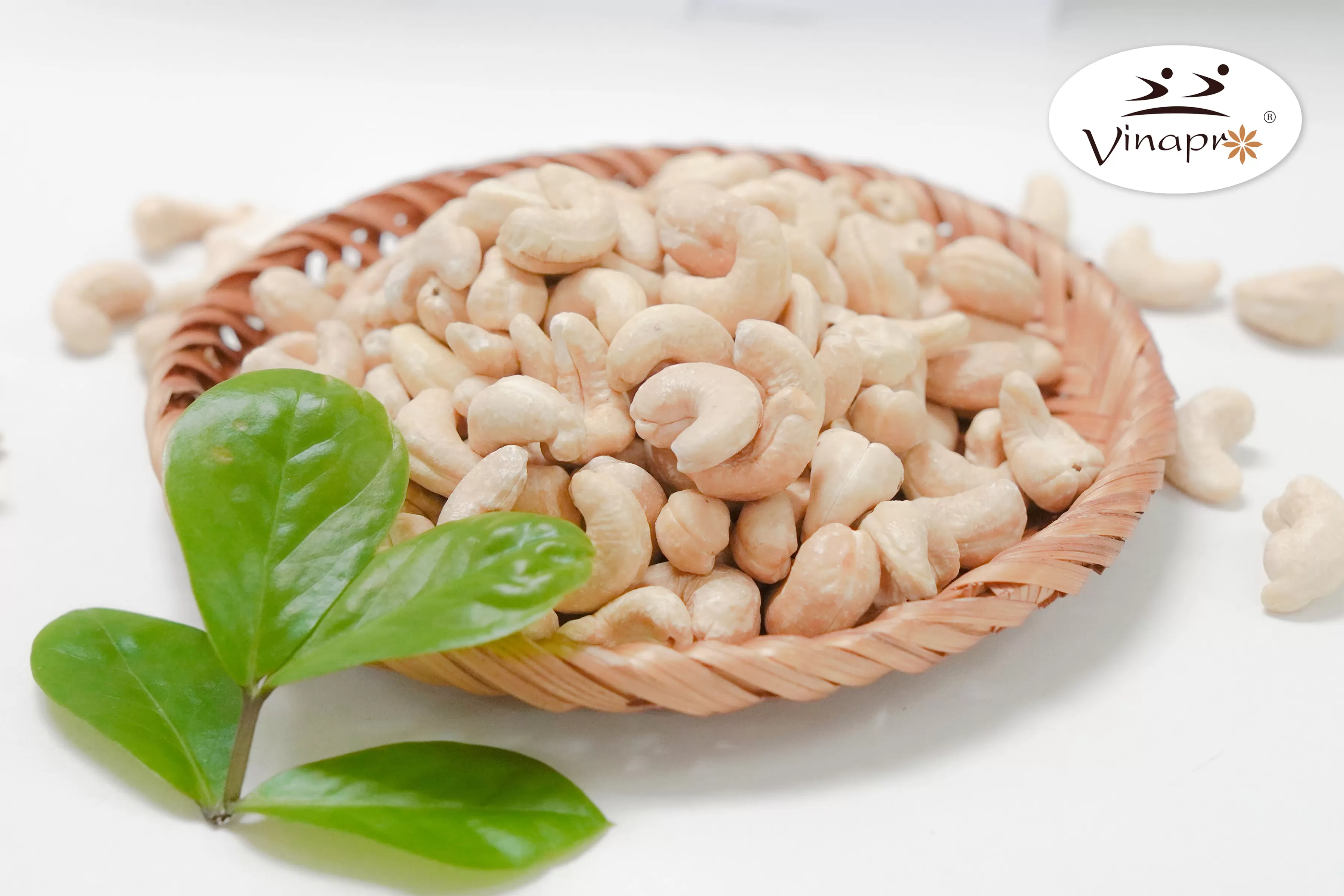 ROASTED WHITE CASHEW NUTS