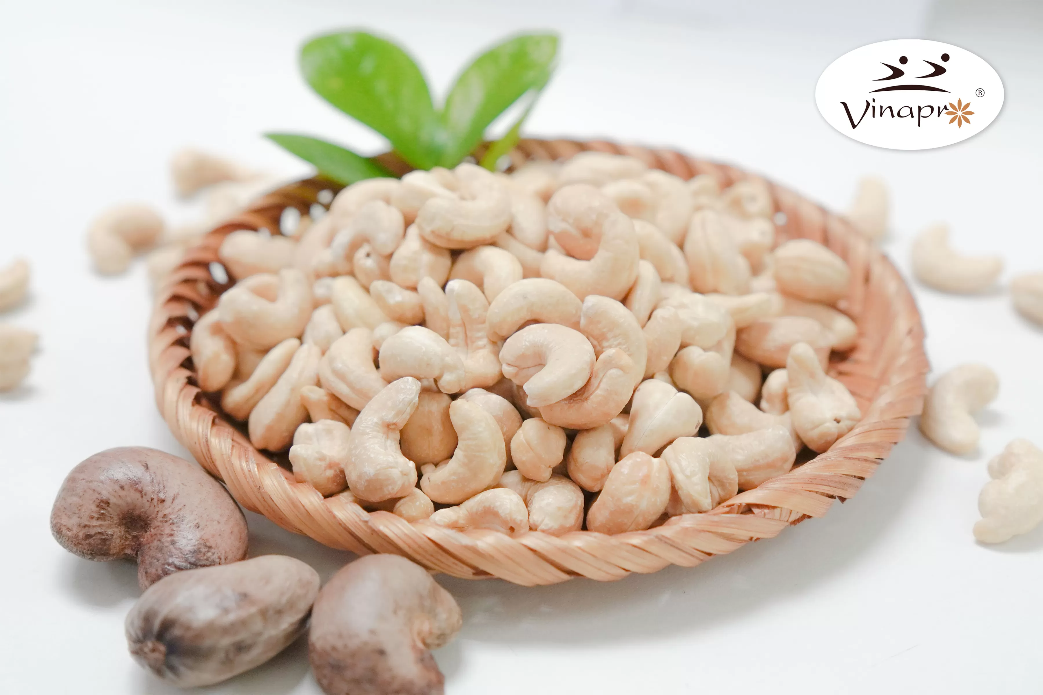 ROASTED WHITE CASHEW NUTS