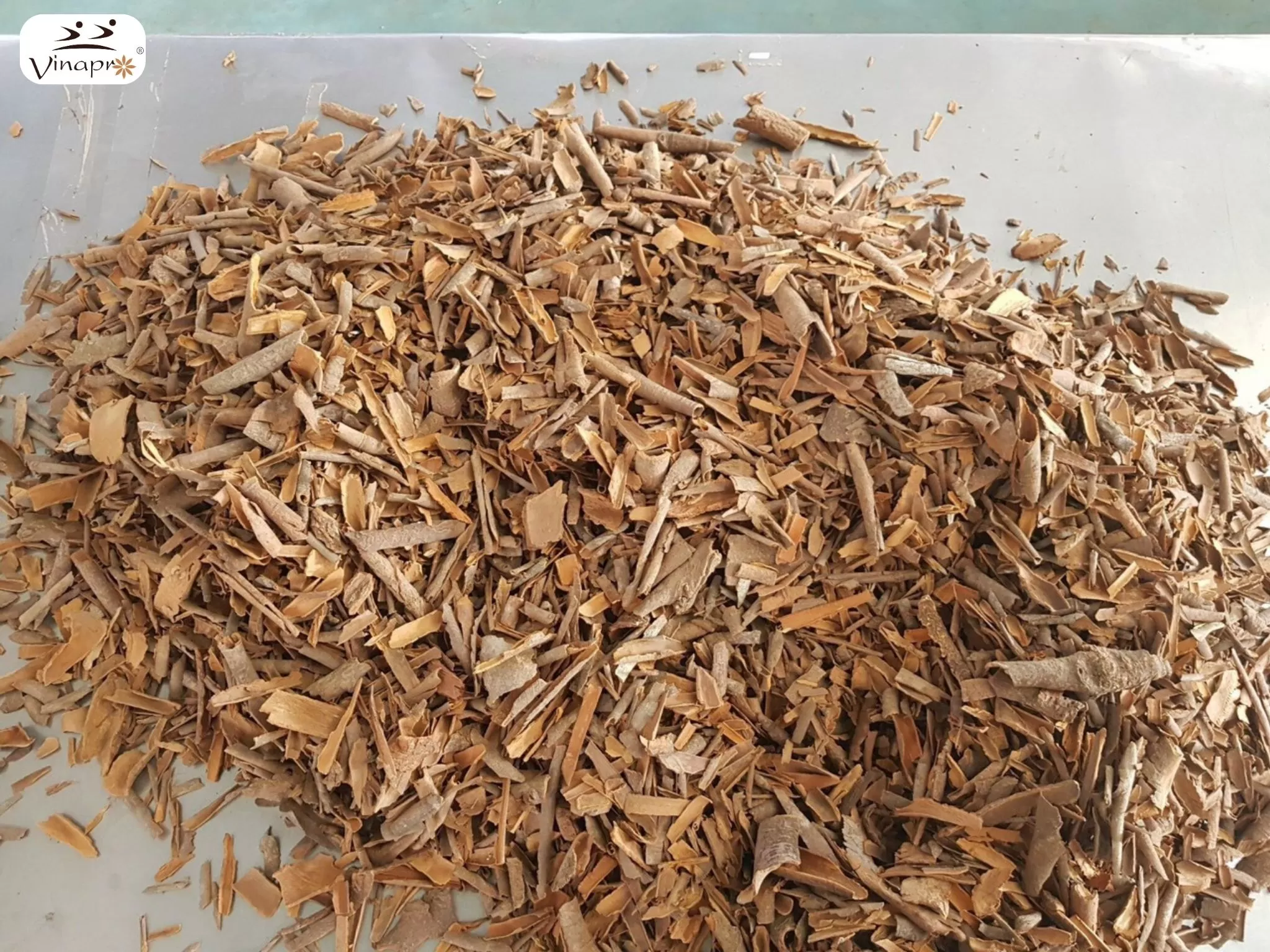 Broken cassia for food and spice industries