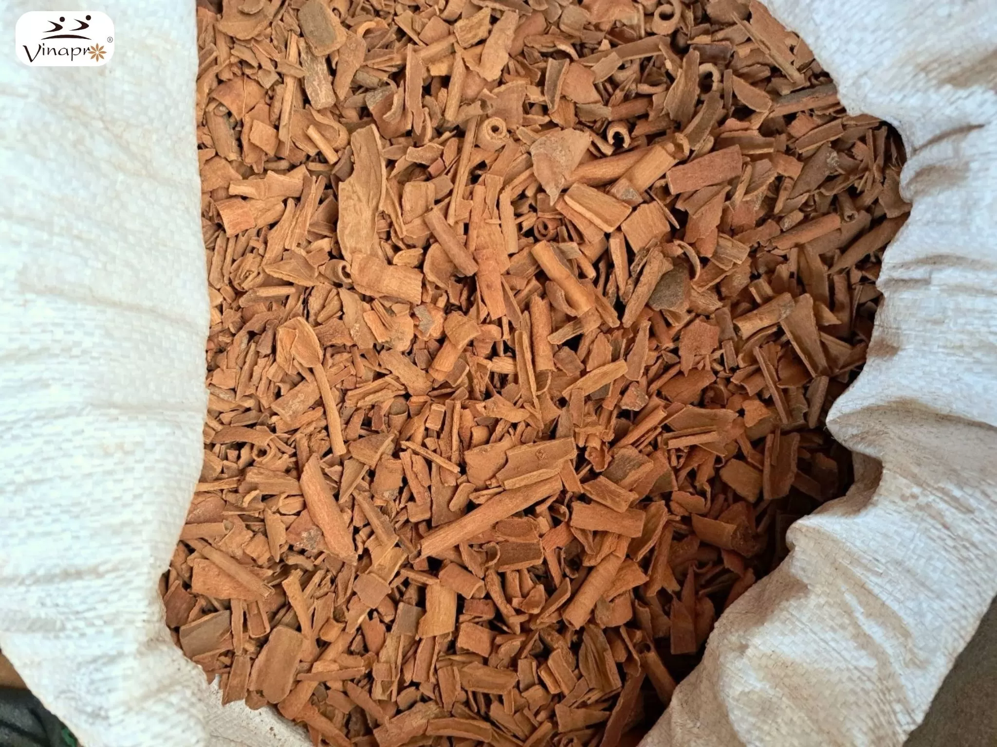 Broken cassia for food manufacturing