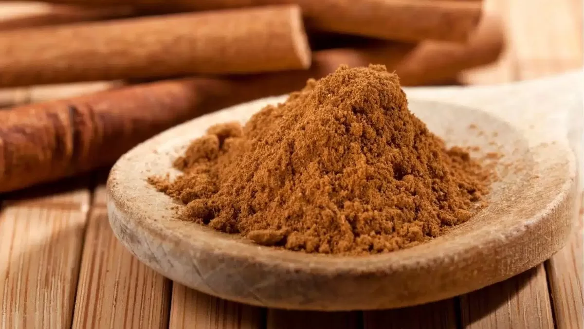  Natural cinnamon powder used for beauty and skincare applications
