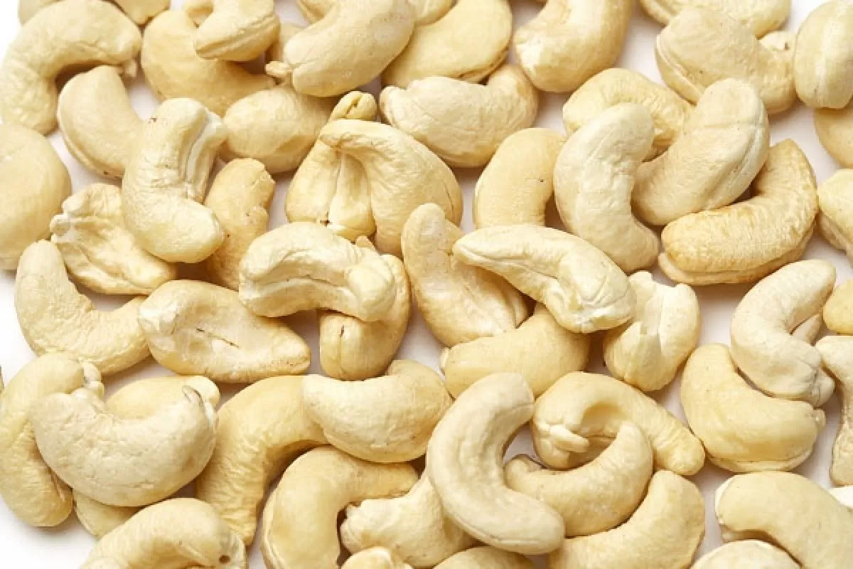 White Whole Cashew Nuts WW160, WW180, WW210