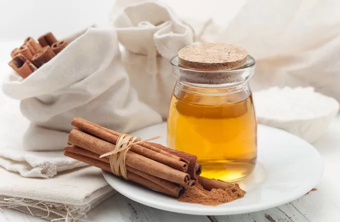 cinnamon powder supporting blood sugar balance naturally