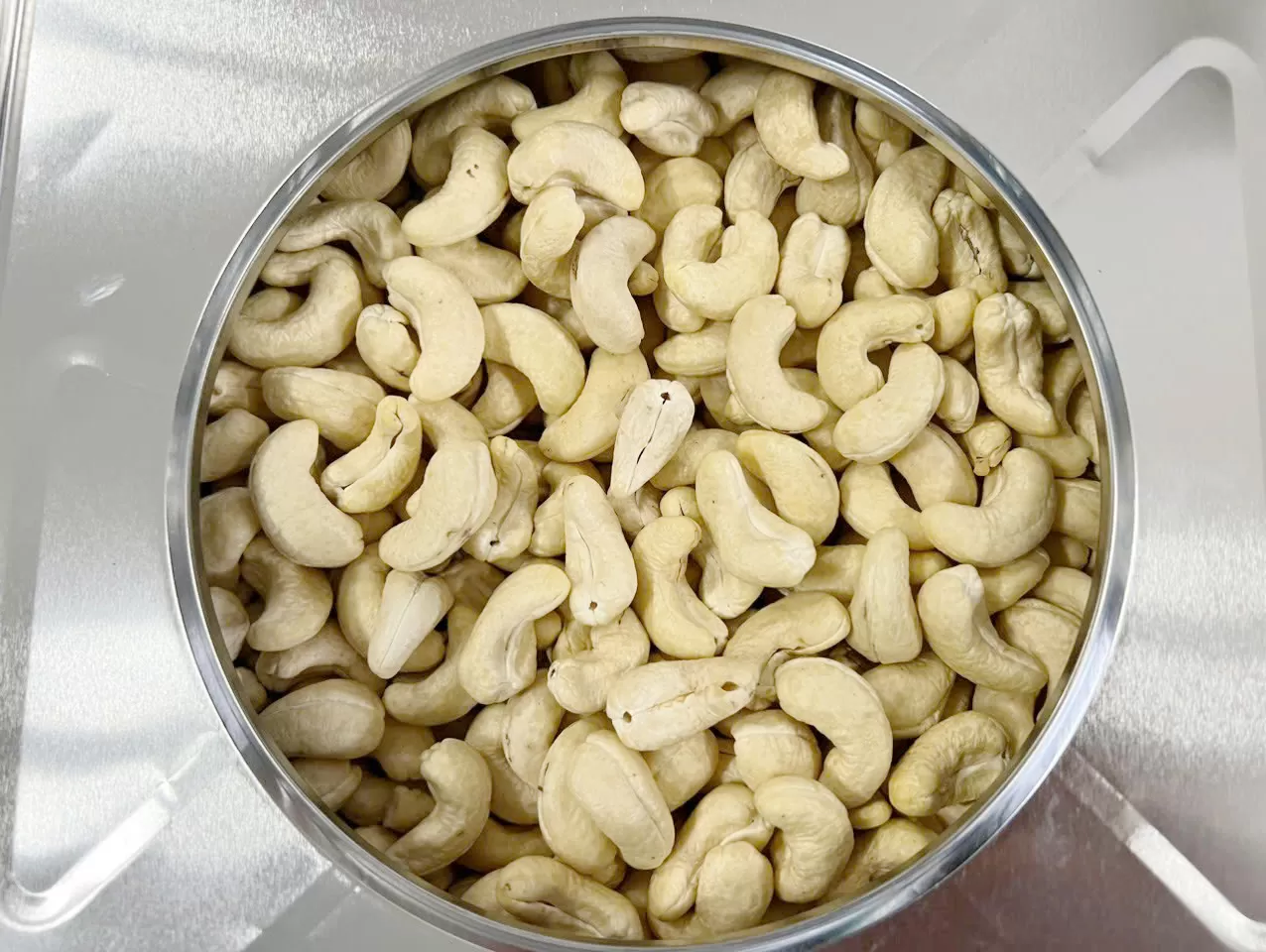 WHOLE CASHEW NUTS WW210